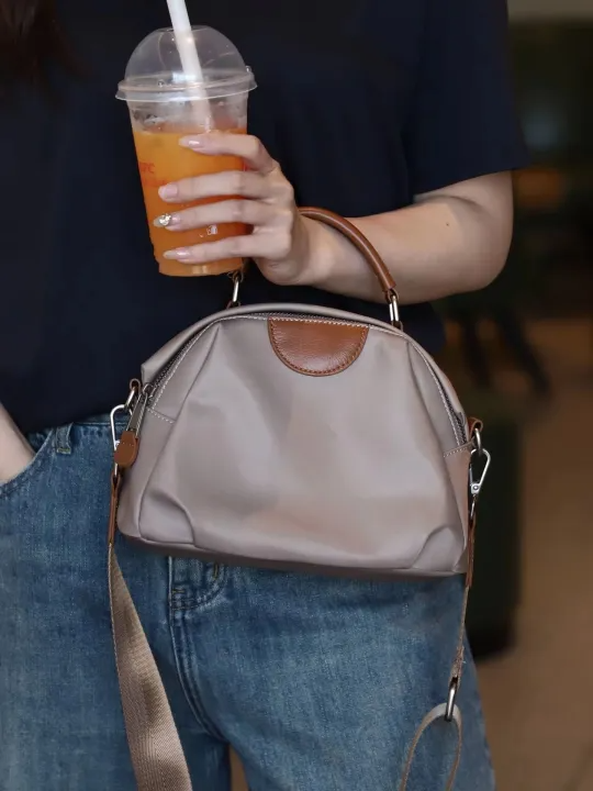 Portable Nylon Cloth with Cowhide Shoulder Bag
